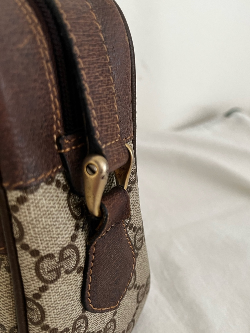 Vintage Gucci GG Supreme Sherry Line Crossbody Camera Bag Early 80s Collectible - Picture 10 of 17